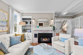 Charming Coastal Getaway in the Heart of Sandwich - Image 5