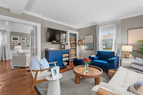 Charming Coastal Getaway in the Heart of Sandwich - Image 2