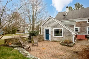 Charming Coastal Getaway in the Heart of Sandwich - Image 4