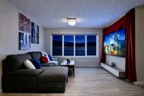 TheGolden • Game&Movie Room • 15Guest • FREEGarage - Image 3