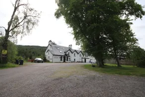 Cottage - Sleeps 5 - Garden - River Side - Image 2