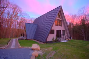 Luxury A-Frame ~ Sauna ~ Hot Tub ~ Movies ~ Games ~ 60 mi ~ NY - Image 2