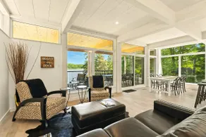 Lakeview Cottage - Image 2