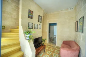 Traditional townhouse near seafront, roof terrace RTHE1-1 - Image 5