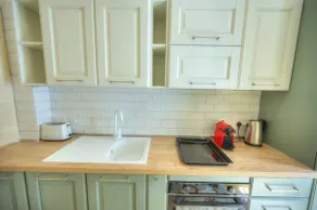 Traditional townhouse near seafront, roof terrace RTHE1-1 - Image 4