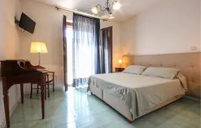 5 Bedroom Beautiful Home In Sessa Cilento - Image 4