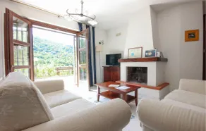 5 Bedroom Beautiful Home In Sessa Cilento - Image 2