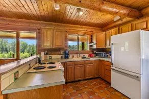 Mountain View Log Cabin in the White Mountains - Image 4