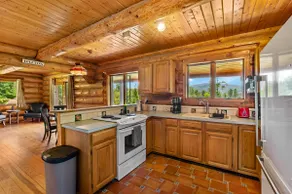 Mountain View Log Cabin in the White Mountains - Image 3