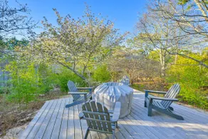 Walk to Amagansett Beach: Cottage w/ Deck! - Image 3
