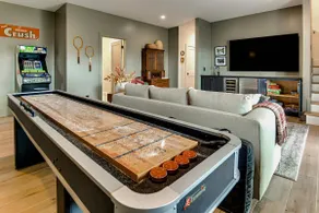 'black Chalet' Mtn-view Home w/ Deck in Glenville! - Image 3