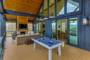 'black Chalet' Mtn-view Home w/ Deck in Glenville! - Image 2