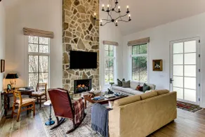 'black Chalet' Mtn-view Home w/ Deck in Glenville! - Image 4