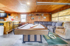 Pet Friendly Near Beach w/ Grill, Firepit, Games - Image 4