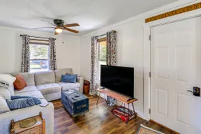 Walk to River & Trails: Cozy Damascus Cottage! - Image 4