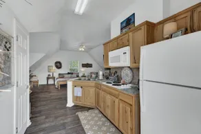 Cactus Flower Treehouse-Pet Friendly-Scenic Views! - Image 2