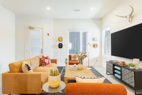 The Outrider - 4BR Bunk Suite · Mins to Downtown | - Image 2