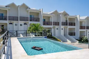 Hospitality Expert CB2: Pool, Beach & Chef - Image 2