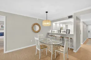 Luxury Beachfront Retreat on Longboat Key - Image 4