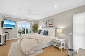 Luxury Beachfront Retreat on Longboat Key - Image 2