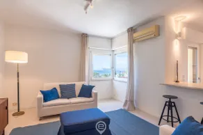 Estay - Panoramic Seaview Apartment - Image 3