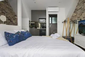 Architect-Designed Studio Retreat in Surry Hills - Image 5