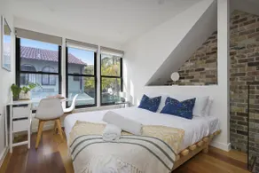 Architect-Designed Studio Retreat in Surry Hills - Image 2