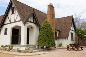 Brand New Vintage La Mesa Storybook Tudor Cottage - Image 5