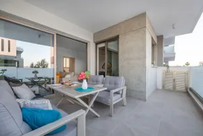 202 Mulberry Tree- Elegant with Large Terrace - Image 2