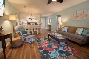 Coastal retreat with nature views - Image 3