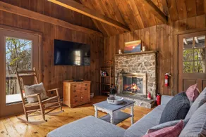 Cozy cabin w/ grill deck & game room - Image 2