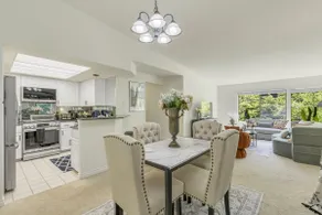 Stylish Bellevue Home - 15min to Seattle Downtown - Image 4