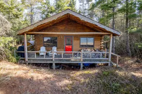 Snug UP: Upper Peninsula Fall Getaway - Image 5
