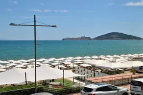 Sea Breeze Seafront Flat - Image 4