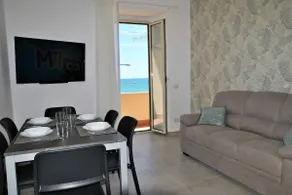 Sea Breeze Seafront Flat - Image 2