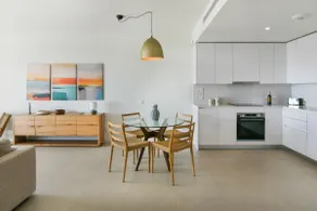 Split-level apartment with spa & private rooftop - Image 5