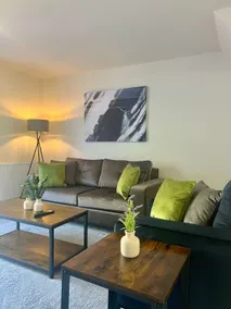 Earl House - Image 3