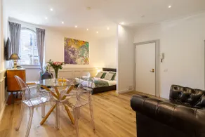 Crispi 30 Stylish Apartment - Image 5