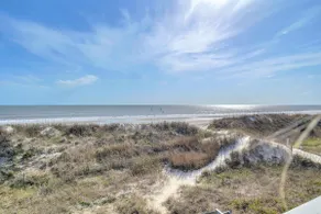American Dream: 3 Bed / 2 Bath Oceanfront Home med 2 overdækkede verandaer tæt på Oak Island Pier - Image 3