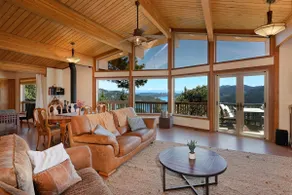 Beautiful Home Above Lake Shasta - Image 4