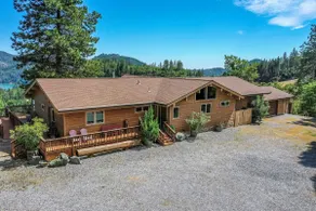 Beautiful Home Above Lake Shasta - Image 2