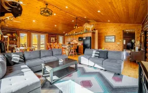 Yellowstone Valley Cabin - ideally located retreat - Image 2
