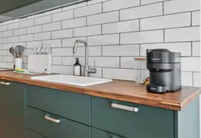 Vibrant 2-Bed Apartment Near St Kilda Beach - Image 4