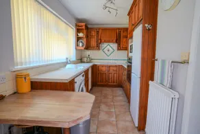 K Suites - Cozy Rural 3 bed House w/ free parking - Image 3