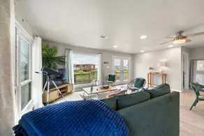 Beach Cottage Steps from Great Fishing Spots - Image 5