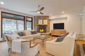 Spacious 5B Home with Fireplace Near Ski Resort - Image 3