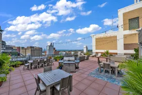 Luxe Flat w/ Heated Pool & Sauna • Gym•Heart of DT - Image 4