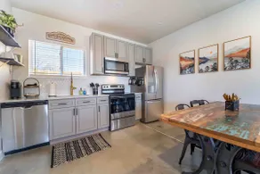 Morrison Getaway - 2BR House BBQ Free Parking - Image 4