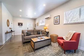 Morrison Getaway - 2BR House BBQ Free Parking - Image 3
