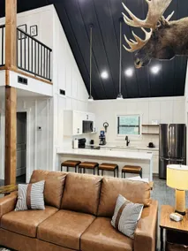 Moose Lodge-A private Riverfront Escape - Image 5